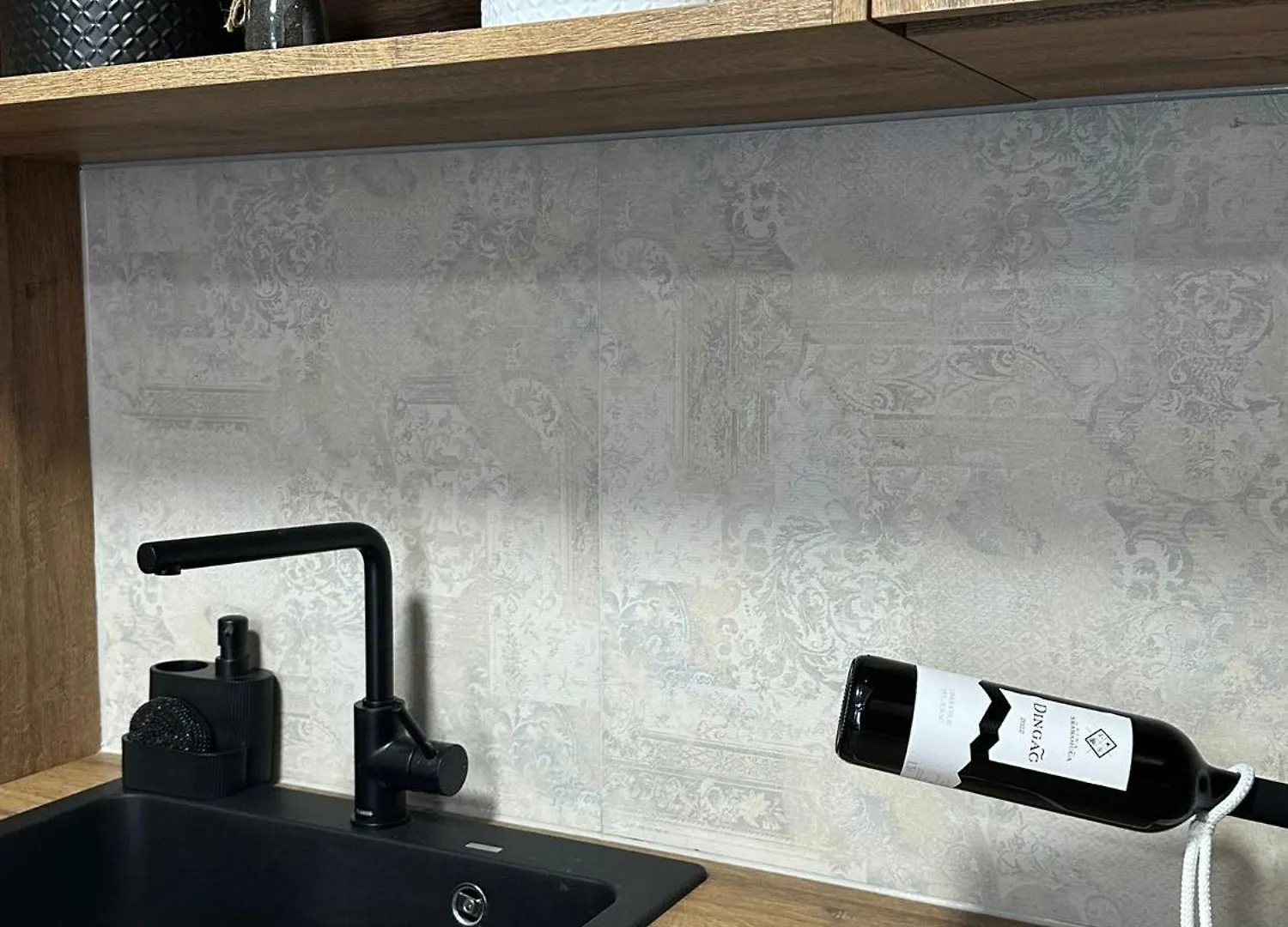 Apartment V زادار