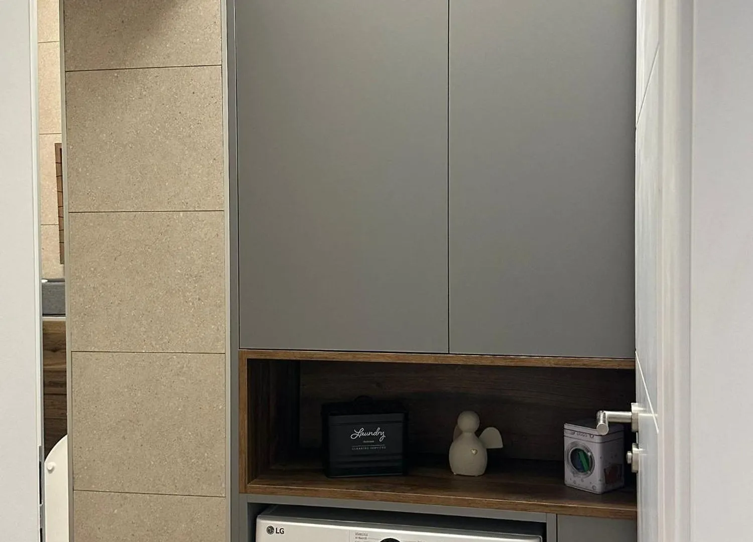 Apartment V زادار
